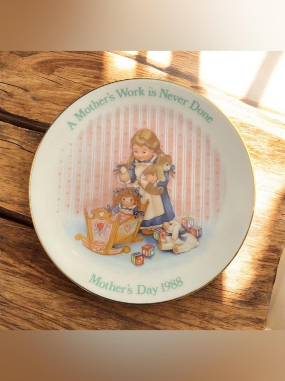 Vintage Avon A Mother's Work Is Never Done Mother's Day Collectible Plate 1988